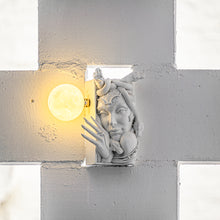 Load image into Gallery viewer, Medusa Bookshelf Lamp USB Cable Greek Gorgon Serpent Monster Decorative Lighting Vintage Design